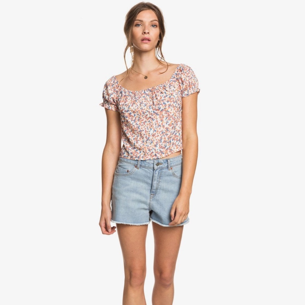 🔥ROXY Kissing The Swell Denim Shorts🔥